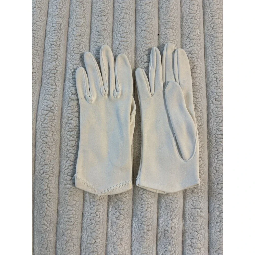 Vintage 1940s-50s Ladies Off White Gloves Lace Trim V Hem